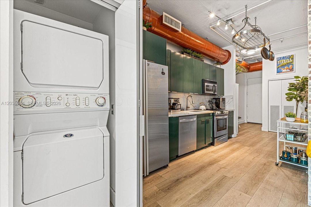 For Rent: $5,000 (2 beds, 2 baths, 1014 Square Feet)