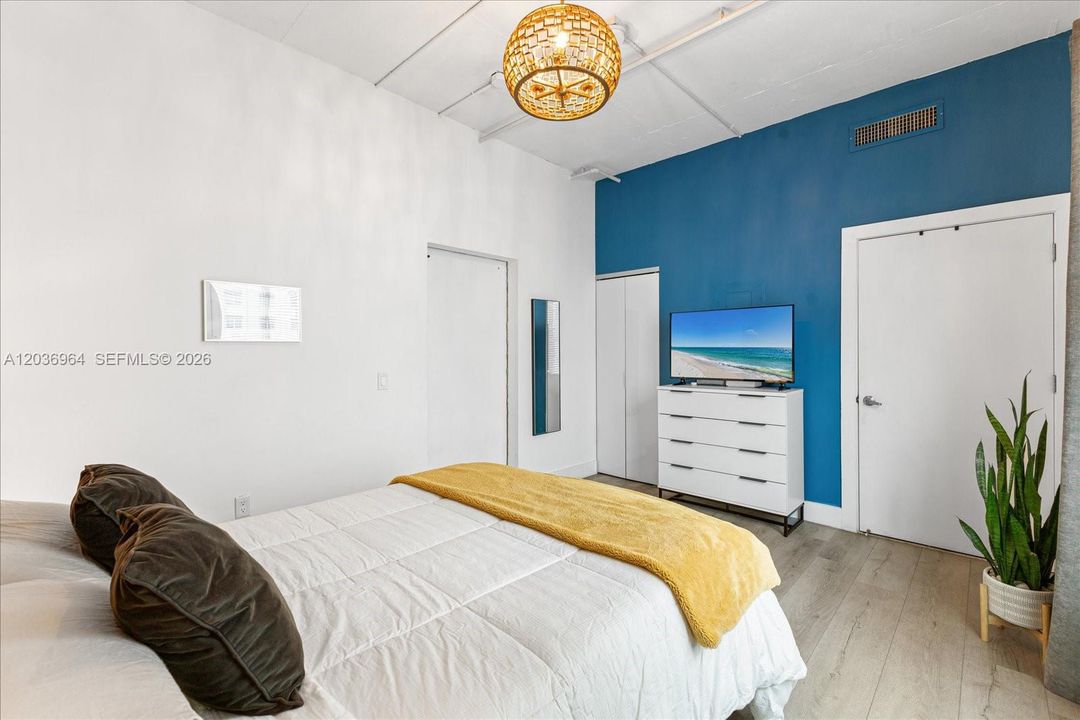 For Rent: $5,000 (2 beds, 2 baths, 1014 Square Feet)