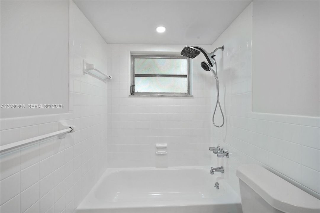 В аренду: $2,000 (2 спален, 1 ванн, 730 Квадратных фут)
