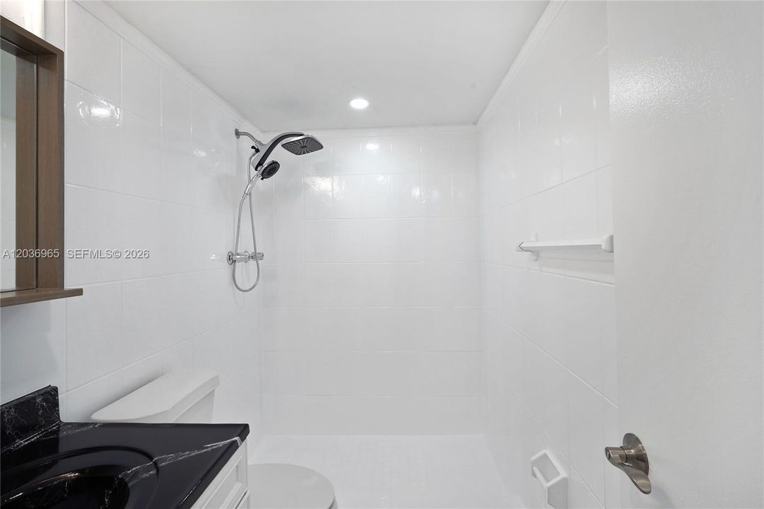 В аренду: $2,000 (2 спален, 1 ванн, 730 Квадратных фут)