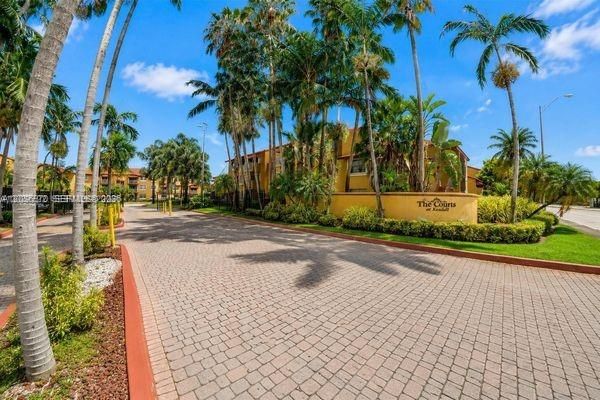 For Rent: $1,800 (1 beds, 1 baths, 689 Square Feet)