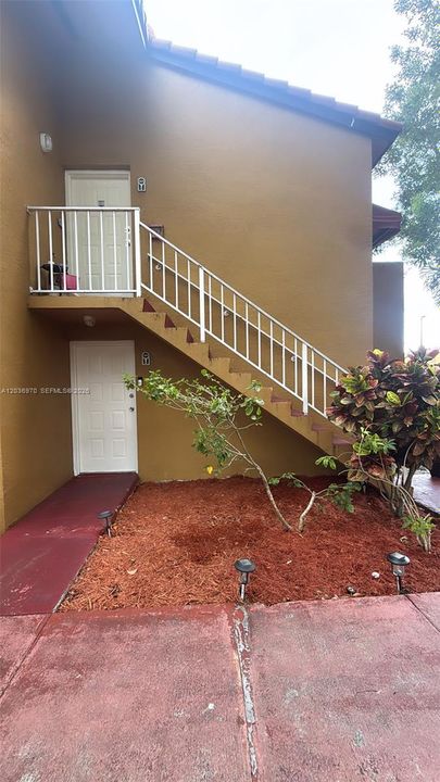 For Rent: $1,800 (1 beds, 1 baths, 689 Square Feet)