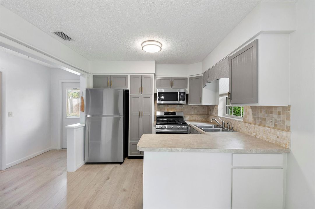 1101 Ne 35th St_031
