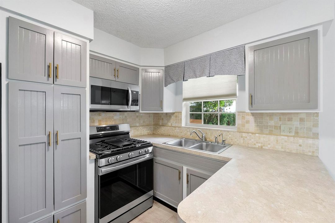 1101 Ne 35th St_034