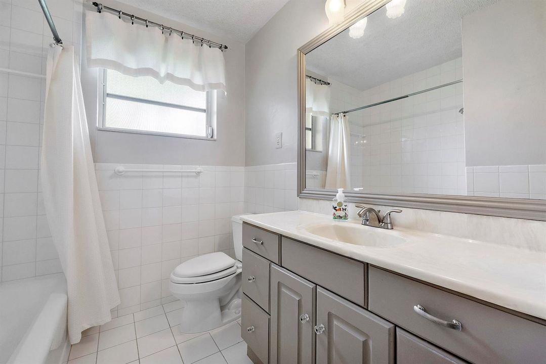 1101 Ne 35th St_024