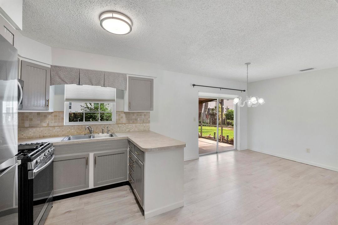 1101 Ne 35th St_033