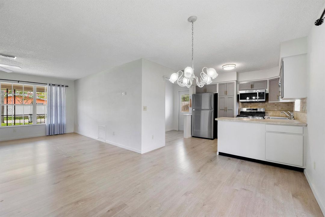 1101 Ne 35th St_029