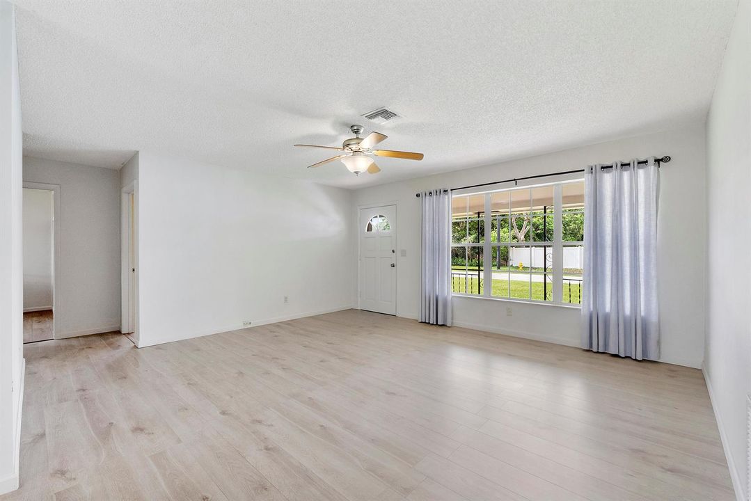 1101 Ne 35th St_025