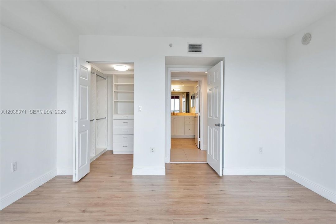 For Rent: $2,650 (1 beds, 1 baths, 848 Square Feet)