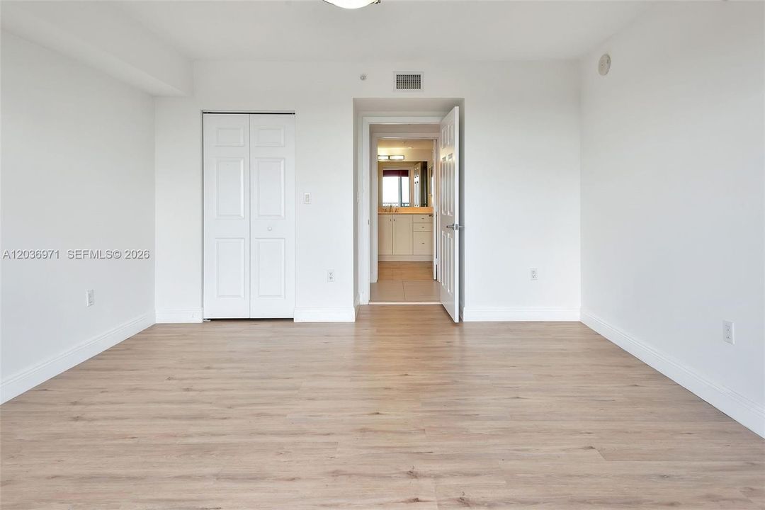 For Rent: $2,650 (1 beds, 1 baths, 848 Square Feet)