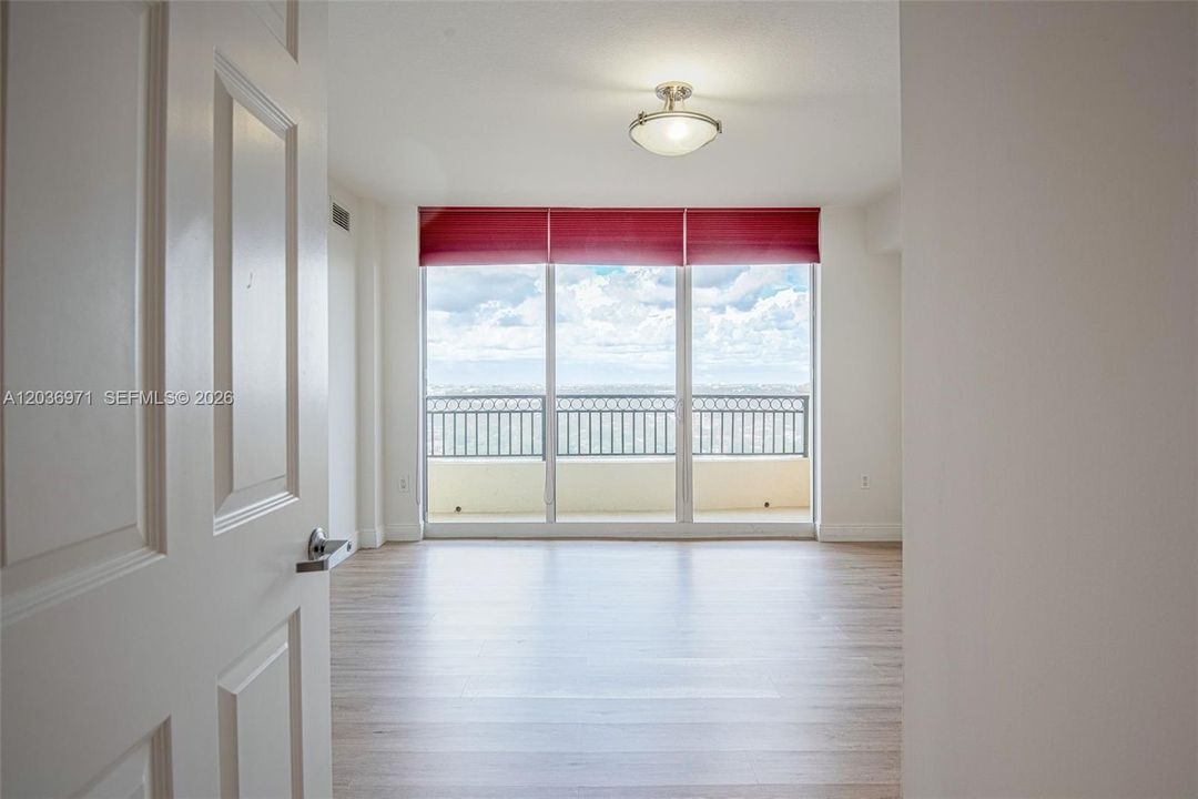 For Rent: $2,650 (1 beds, 1 baths, 848 Square Feet)