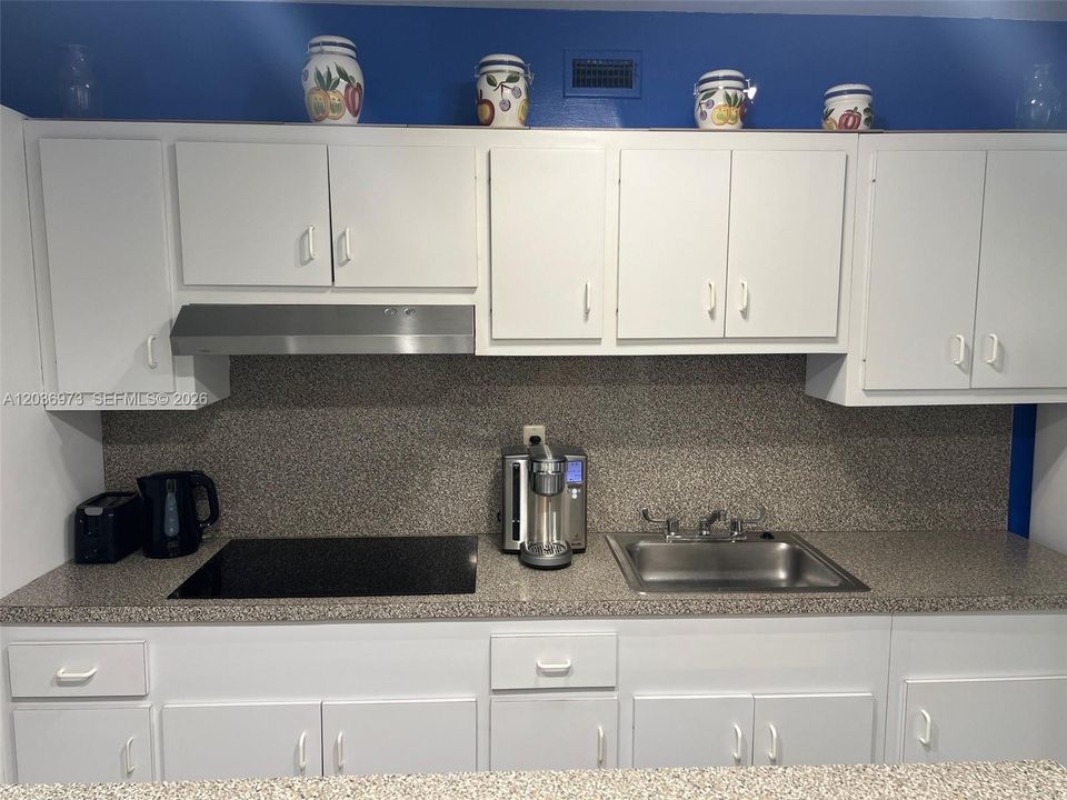 For Rent: $2,500 (1 beds, 1 baths, 550 Square Feet)