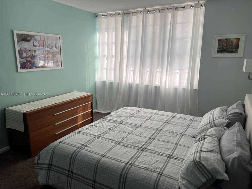 For Rent: $2,500 (1 beds, 1 baths, 550 Square Feet)