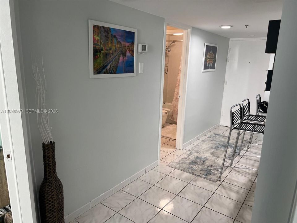 For Rent: $2,500 (1 beds, 1 baths, 550 Square Feet)