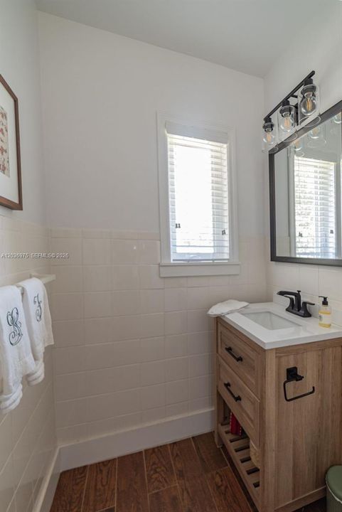 1/2 bath
