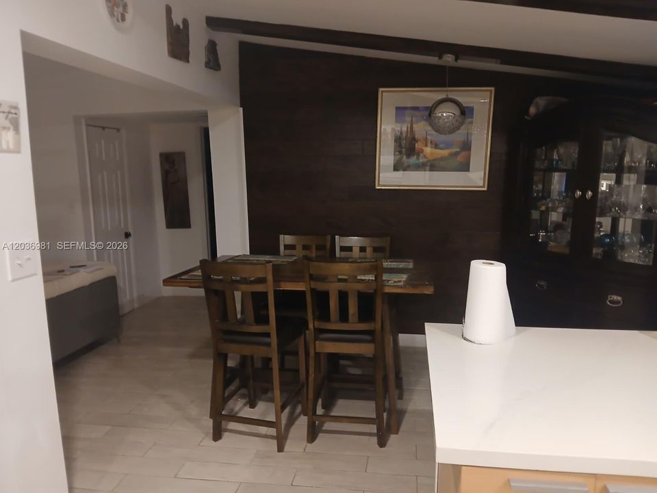 На продажу: $385,000 (3 спален, 2 ванн, 0 Квадратных фут)