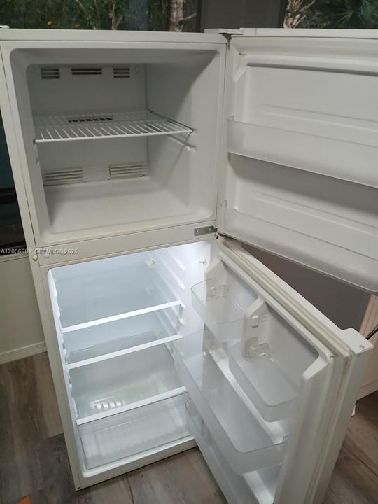 На продажу: $385,000 (3 спален, 2 ванн, 0 Квадратных фут)