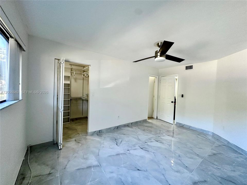 For Rent: $2,400 (2 beds, 2 baths, 924 Square Feet)