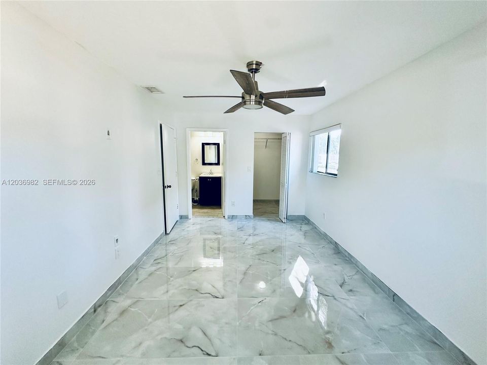 For Rent: $2,400 (2 beds, 2 baths, 924 Square Feet)