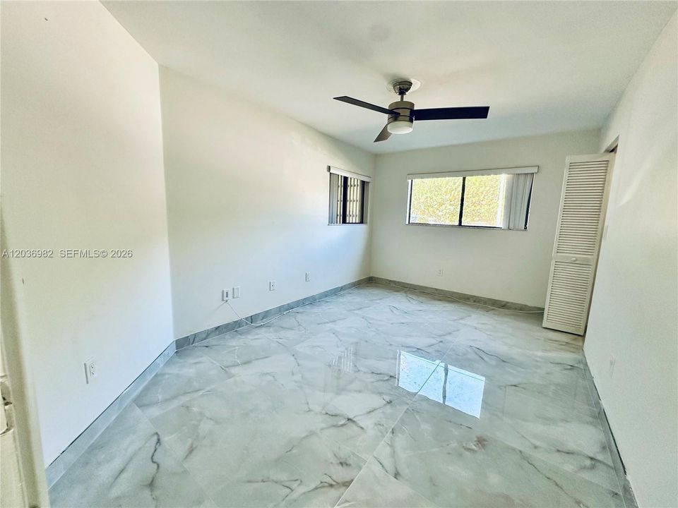 For Rent: $2,400 (2 beds, 2 baths, 924 Square Feet)