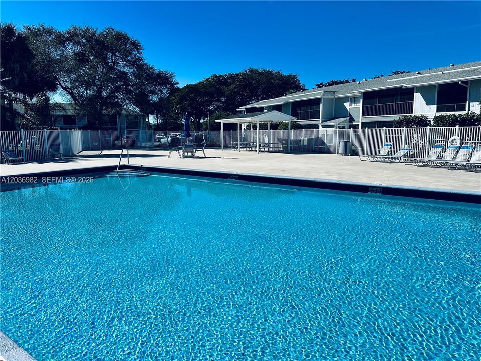 For Rent: $2,400 (2 beds, 2 baths, 924 Square Feet)