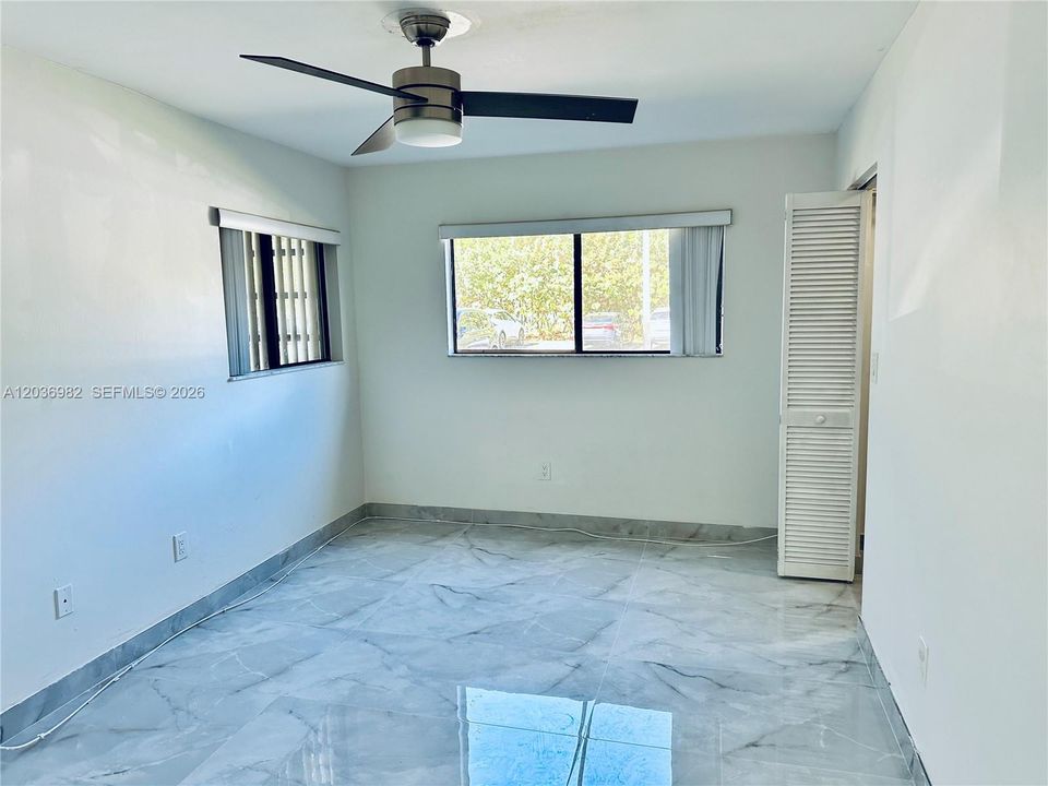 For Rent: $2,400 (2 beds, 2 baths, 924 Square Feet)