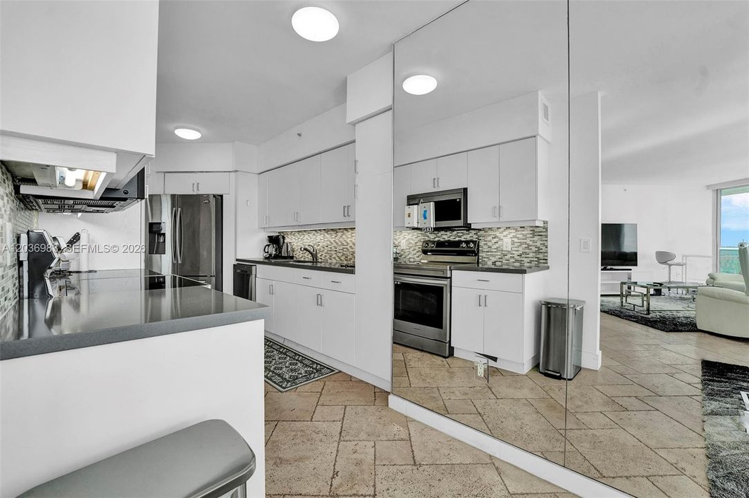 For Rent: $7,000 (2 beds, 2 baths, 1760 Square Feet)