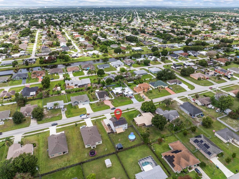 1833-SW_Cameo_Blvd_047