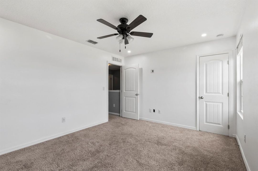 1833-SW_Cameo_Blvd_026