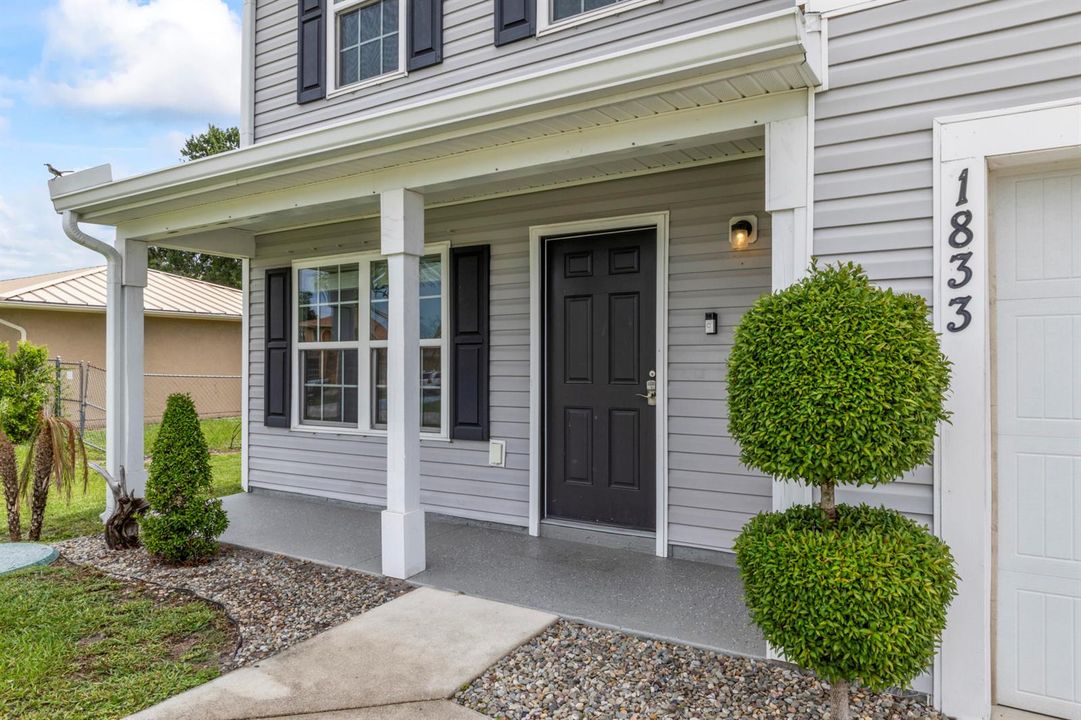 1833-SW_Cameo_Blvd_007