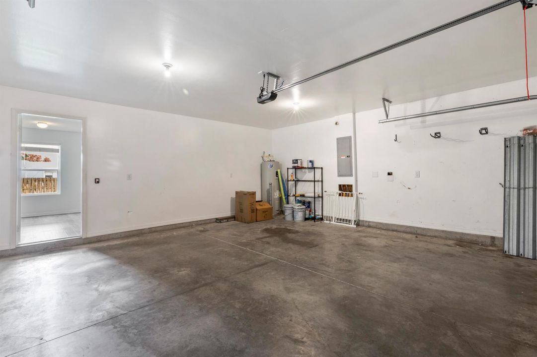 1833-SW_Cameo_Blvd_033