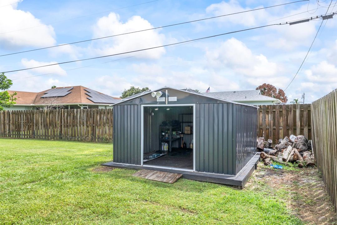 1833-SW_Cameo_Blvd_039