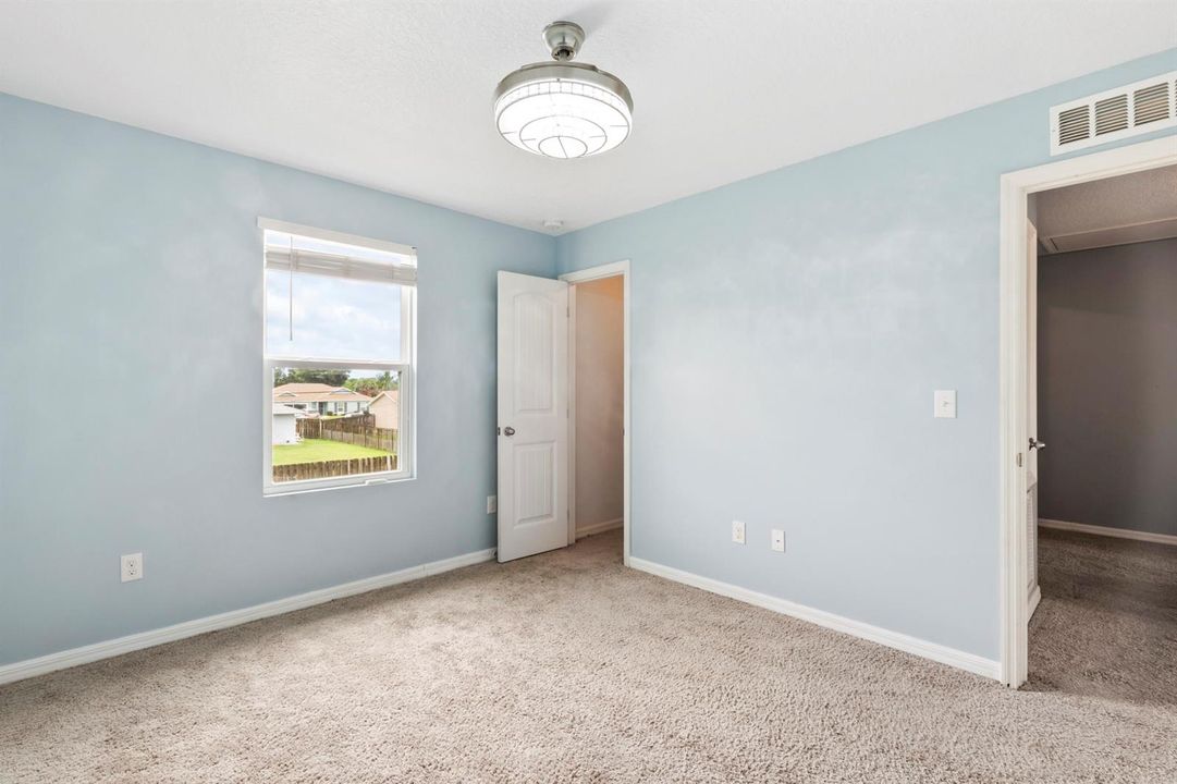 1833-SW_Cameo_Blvd_029