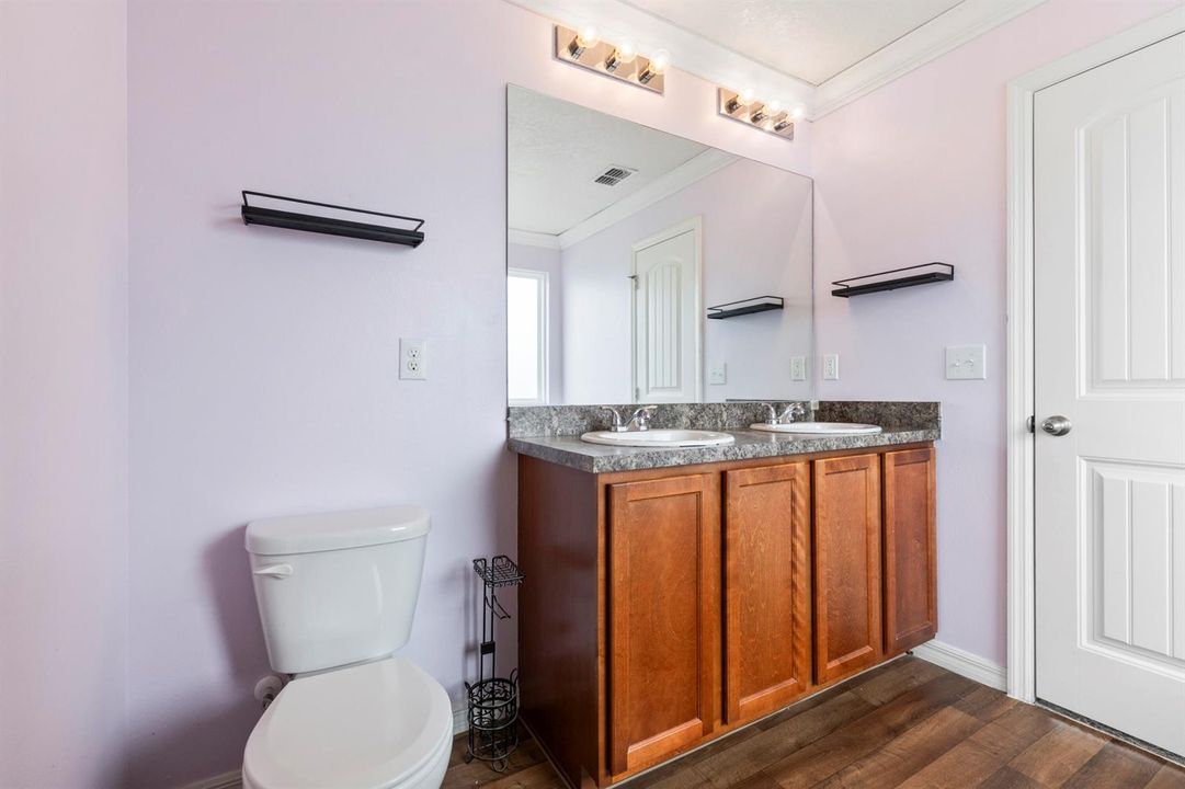 1833-SW_Cameo_Blvd_021