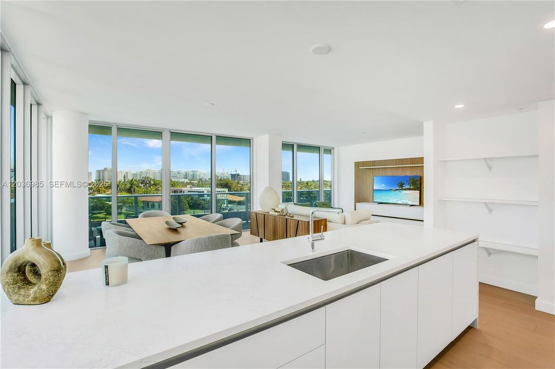 For Rent: $16,750 (4 beds, 4 baths, 2497 Square Feet)