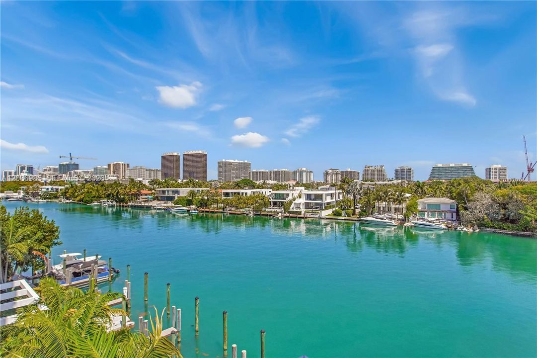 For Rent: $16,750 (4 beds, 4 baths, 2497 Square Feet)