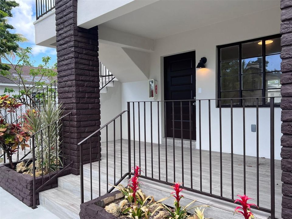 For Rent: $2,300 (2 beds, 1 baths, 3688 Square Feet)