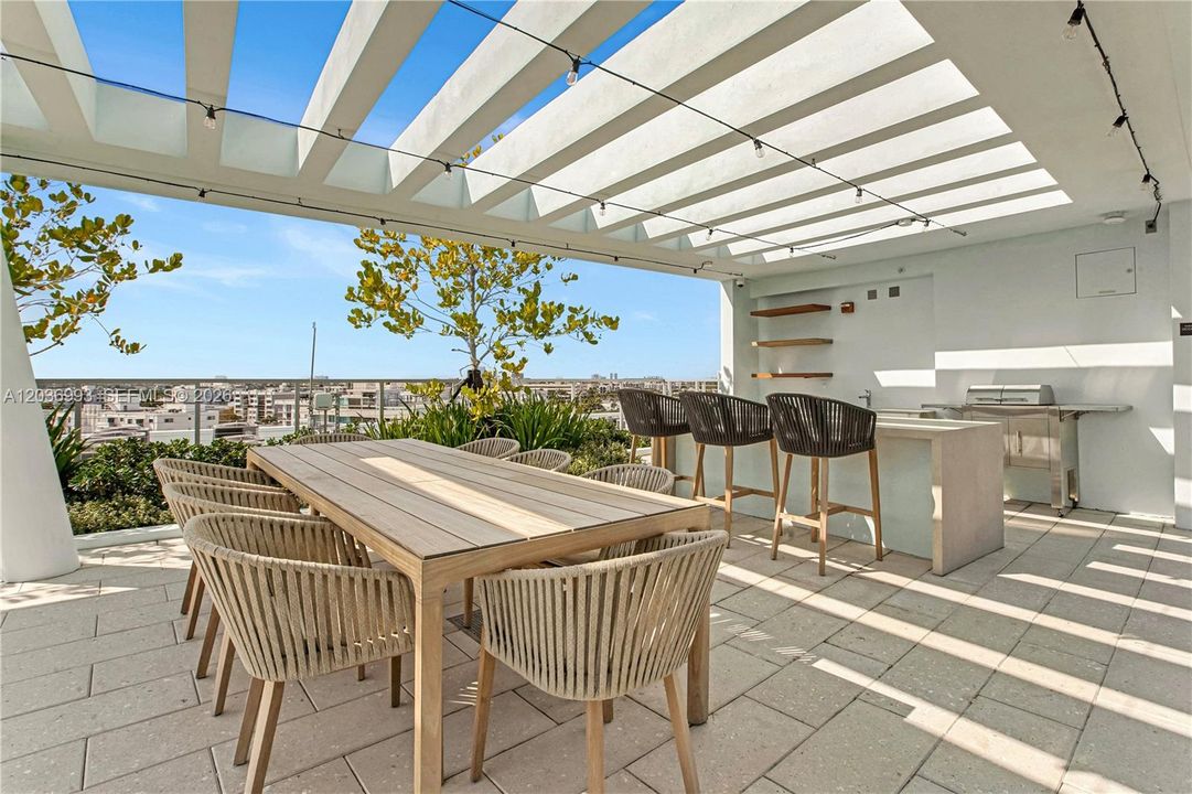 For Rent: $13,500 (3 beds, 3 baths, 2068 Square Feet)