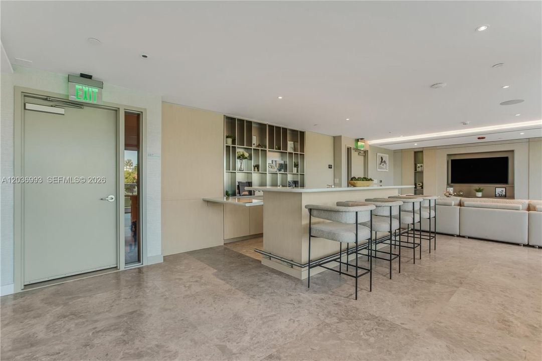 For Rent: $13,500 (3 beds, 3 baths, 2068 Square Feet)