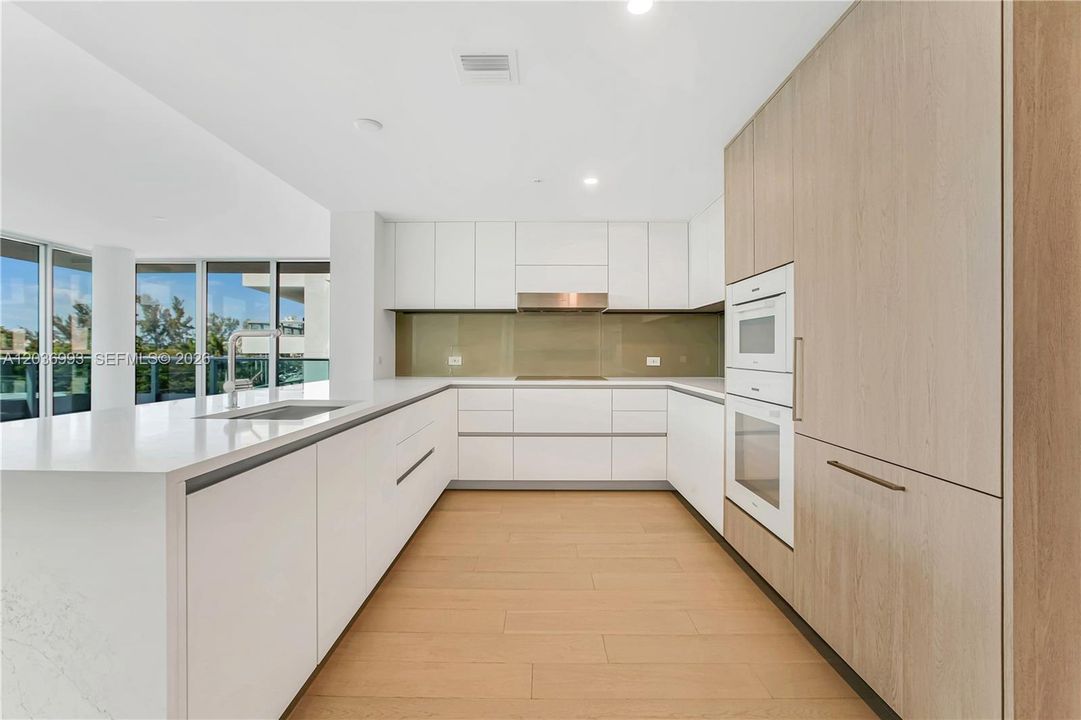 For Rent: $13,500 (3 beds, 3 baths, 2068 Square Feet)