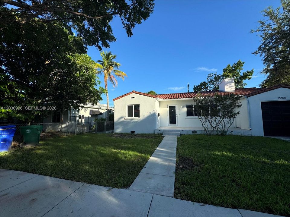 For Rent: $4,500 (3 beds, 2 baths, 1402 Square Feet)