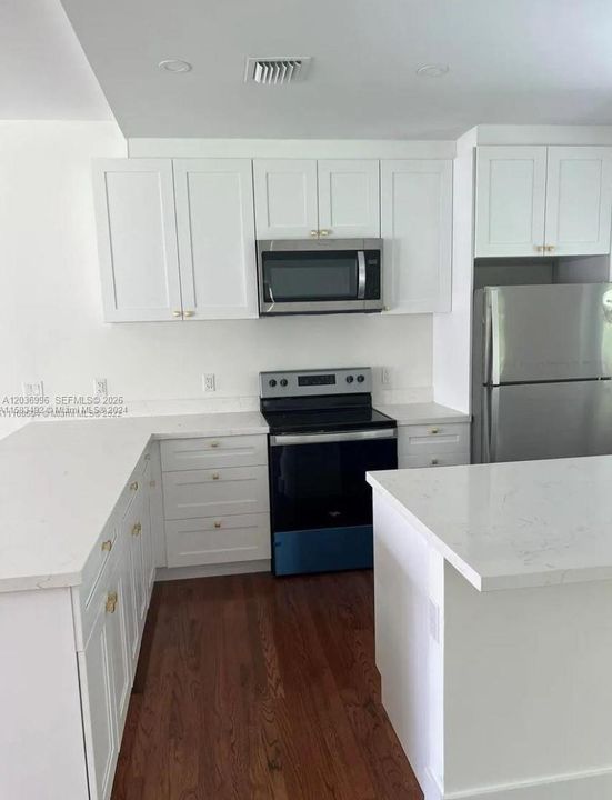 For Rent: $4,500 (3 beds, 2 baths, 1402 Square Feet)