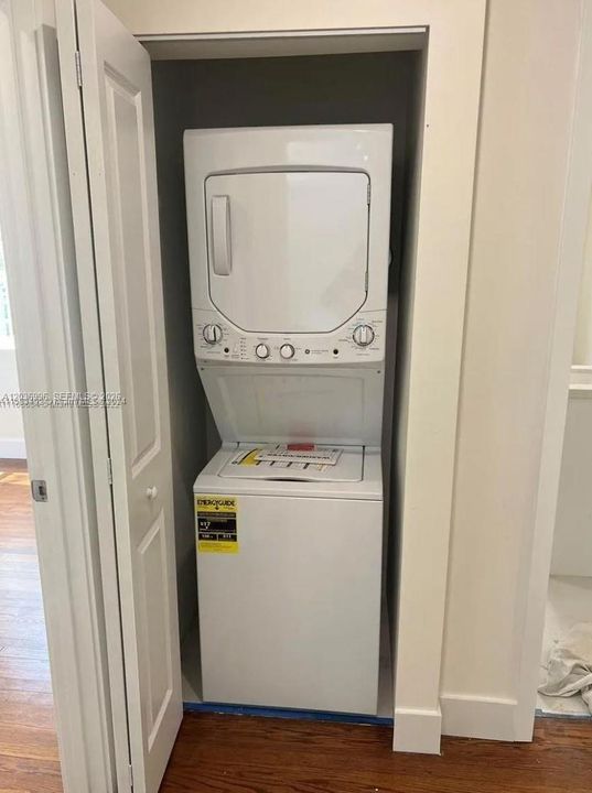 For Rent: $4,500 (3 beds, 2 baths, 1402 Square Feet)