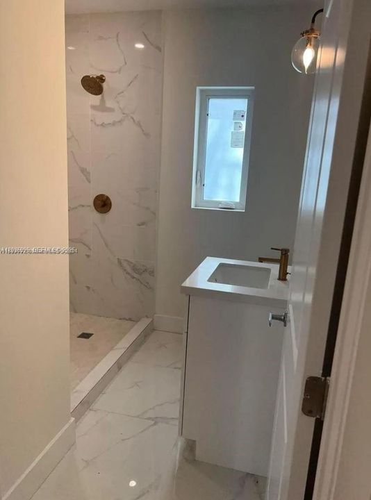 For Rent: $4,500 (3 beds, 2 baths, 1402 Square Feet)