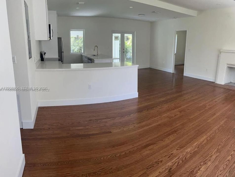 For Rent: $4,500 (3 beds, 2 baths, 1402 Square Feet)