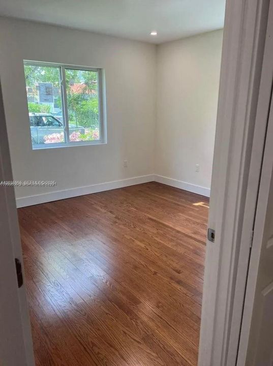For Rent: $4,500 (3 beds, 2 baths, 1402 Square Feet)