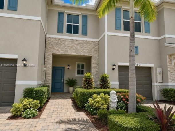 For Sale: $350,000 (3 beds, 2 baths, 1712 Square Feet)