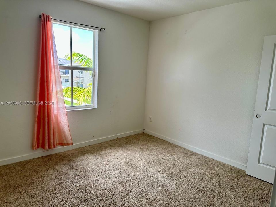 For Sale: $350,000 (3 beds, 2 baths, 1712 Square Feet)