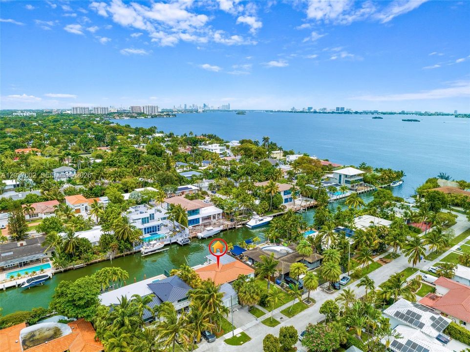 待售: $2,890,000 (0.18 acres)