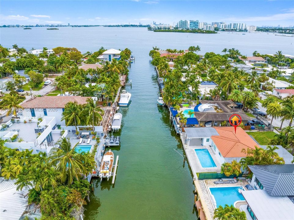 待售: $2,890,000 (0.18 acres)